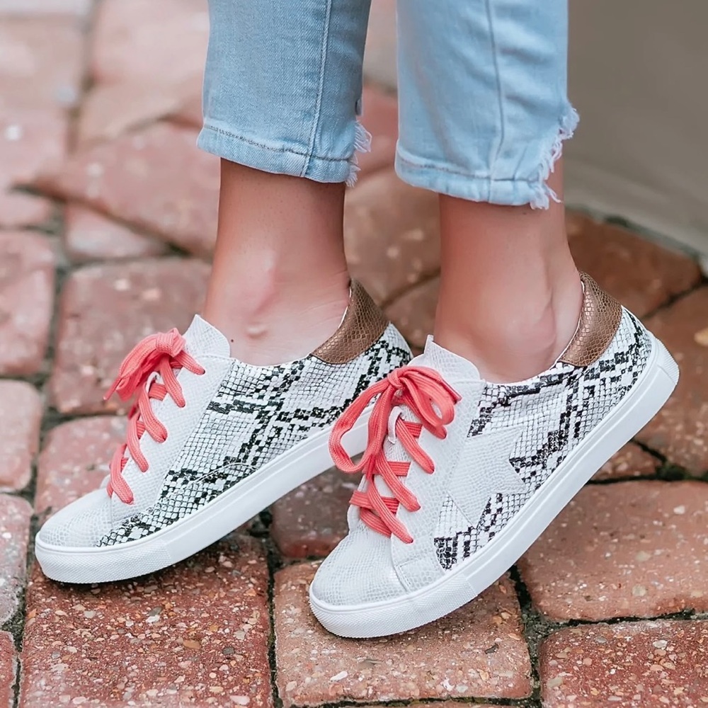 🐍🐍 Cutest Python Sneaks! 🐍🐍 - Picture 2 of 5